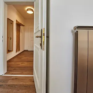 https://appartements-haus-alexander-by-holidayflats24.saalbachhinterglemmhotels.com